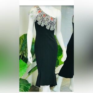 ONE SHOULDER STUNNER